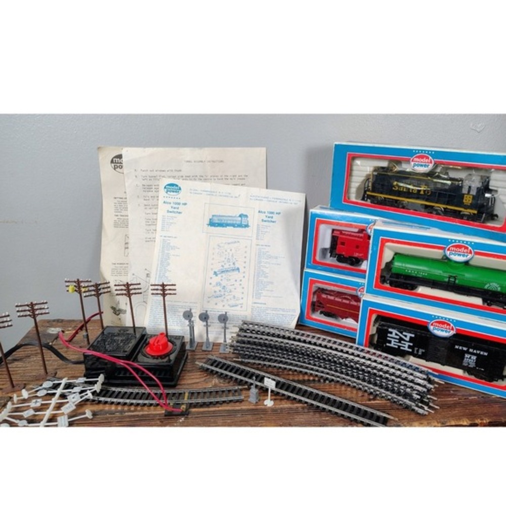 Vintage Model Power HO Train Set Lot Santa‎ Fe Engine Cars Track Controller